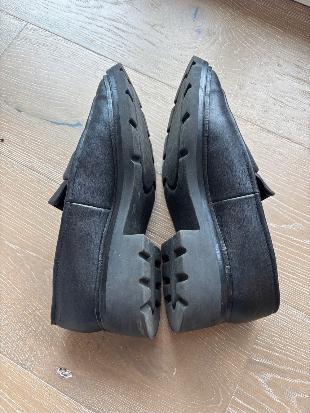 Vince Black Leather Penny Loafers - Picture 4 of 6